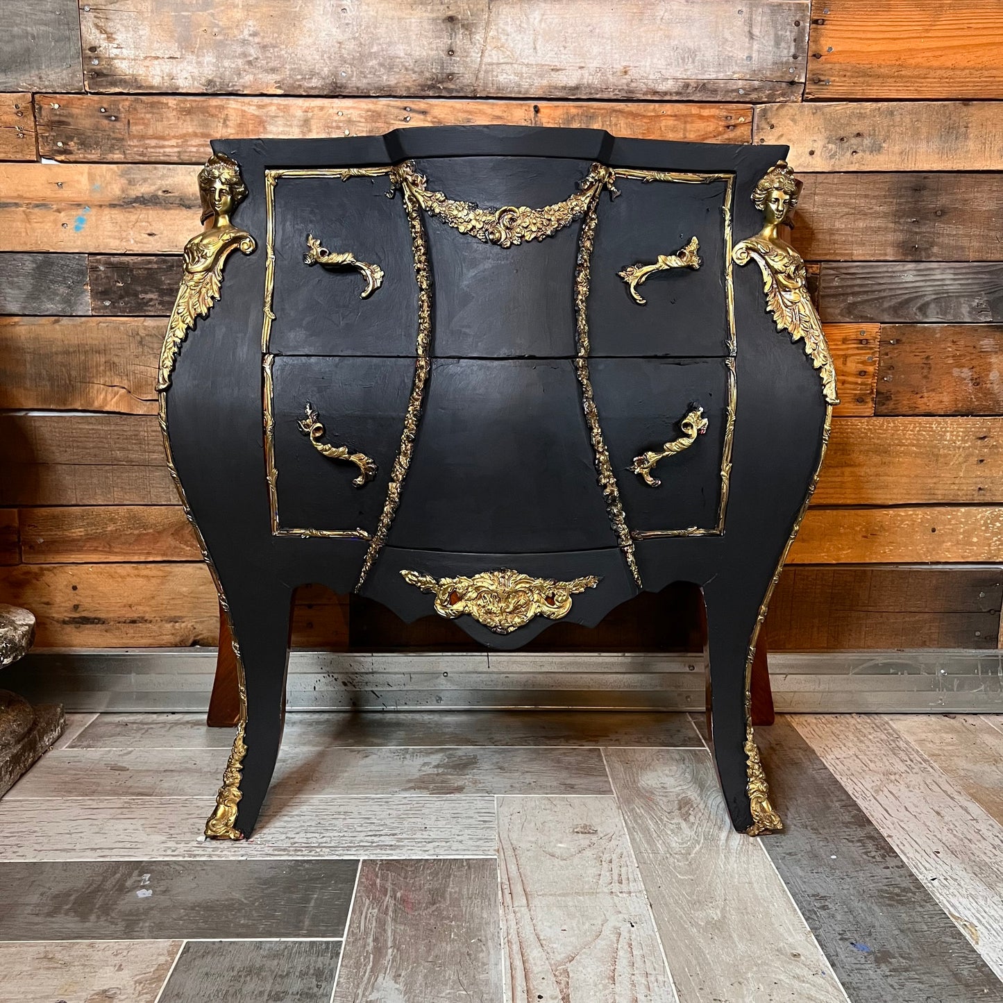 Gotham | True Black Clay and Chalk Paint