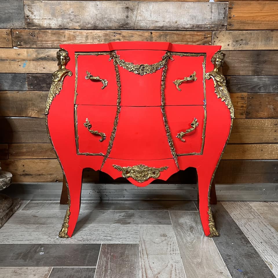 Vamp | Vibrant Bright Red Clay and Chalk Paint